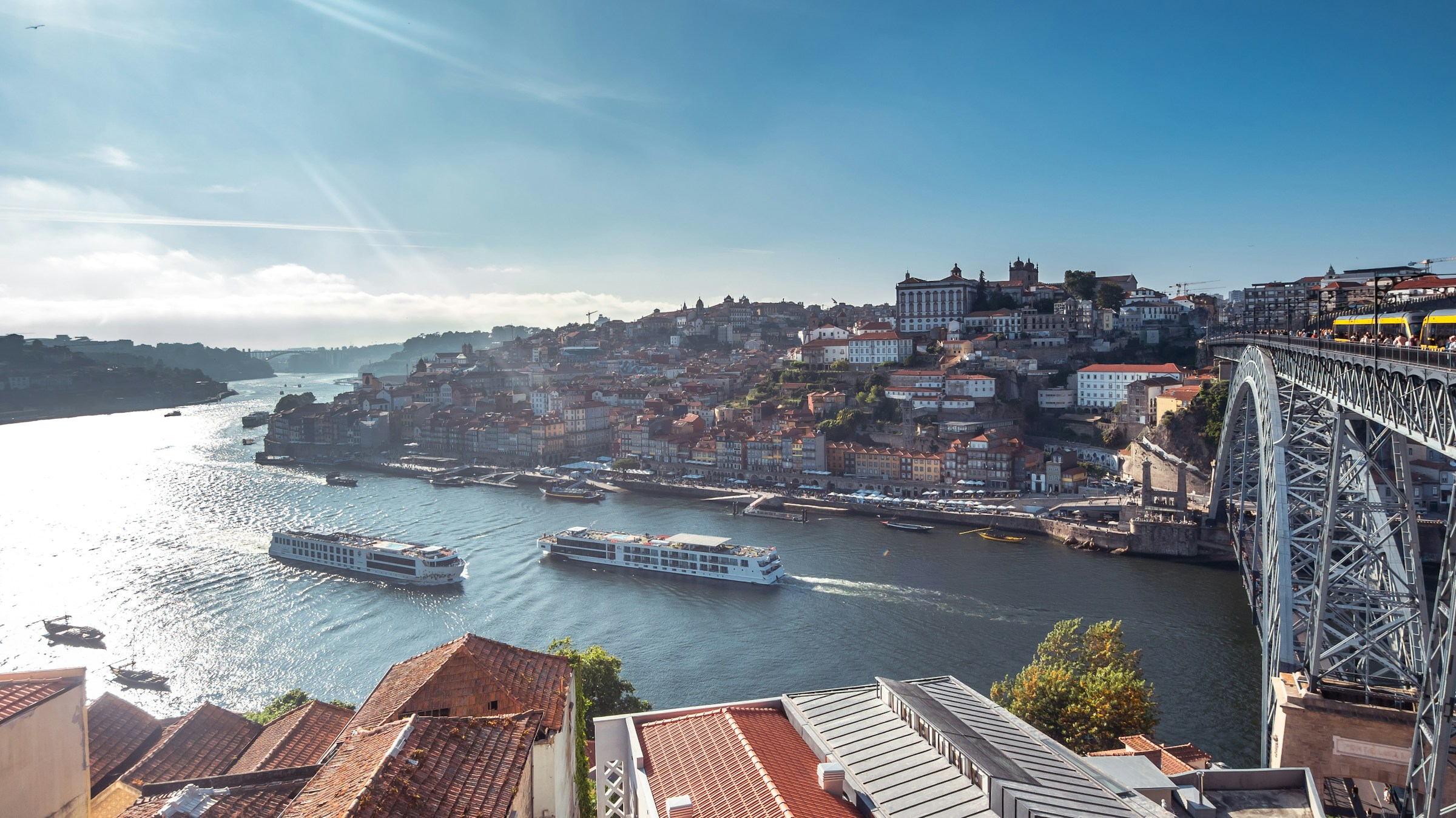 Porto introduces a night-time ban on alcohol sales in popular tourist areas