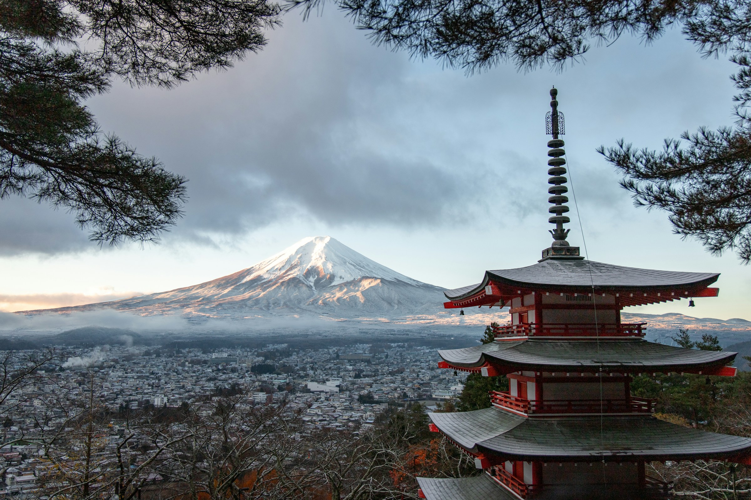 Japan doubles the Mount Fuji climbing fee
