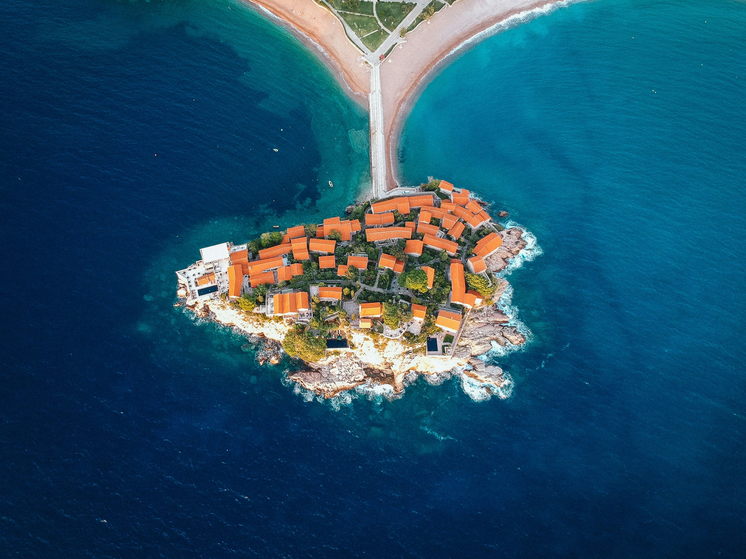 Montenegro cancels visa-free entry for several countries and launches e-Visa