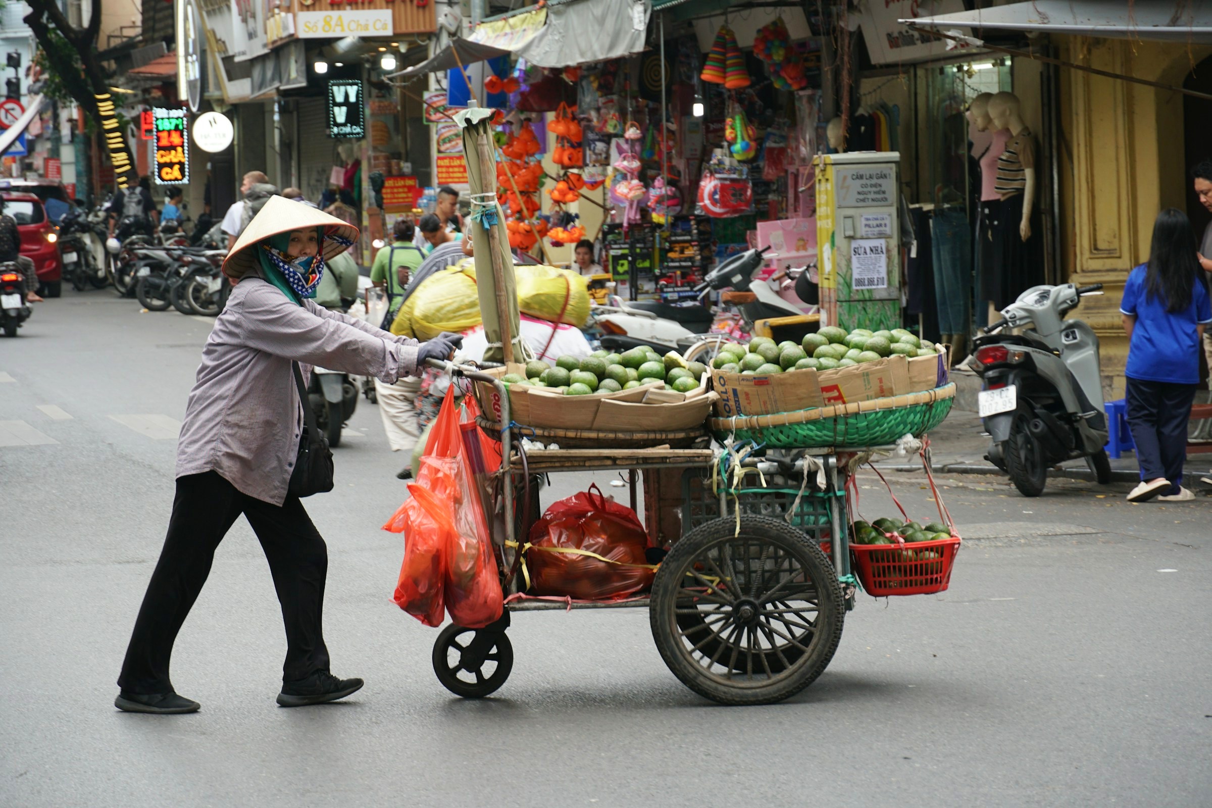 Vietnam launches a 10-year golden visa for investors and professionals