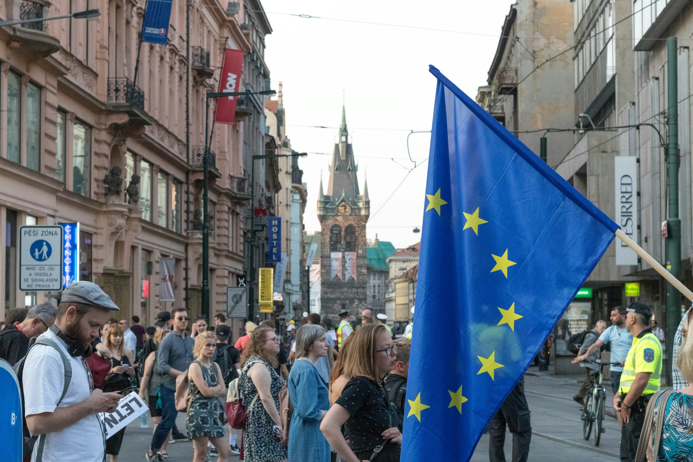 The EU launches a new entry and exit control system