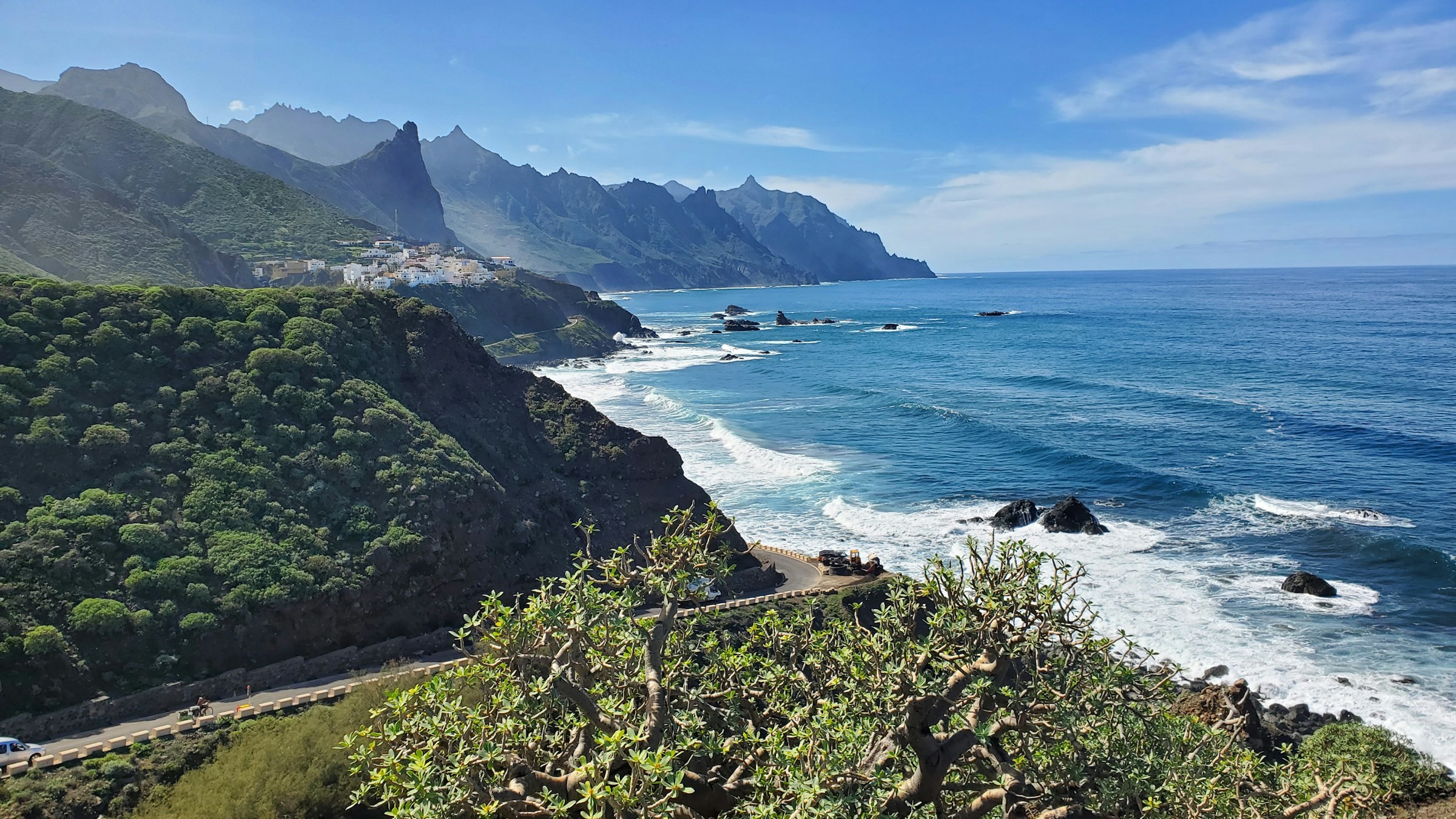 Record tourist numbers to the Canary Islands in 2025 met with a wave of local discontent