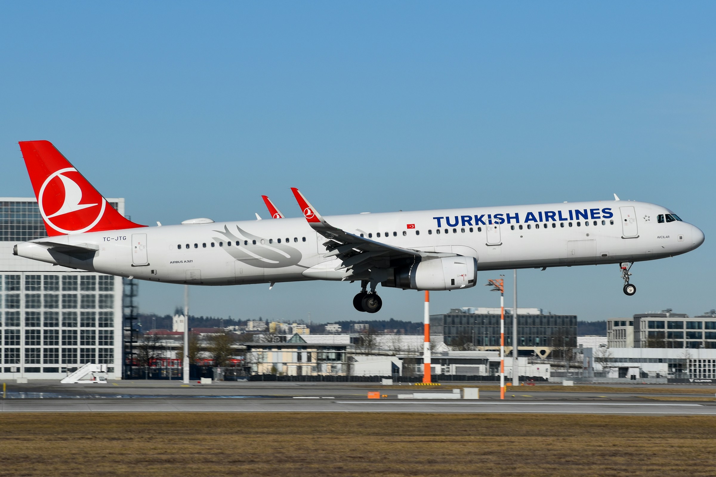 Turkish Airlines resumes flights to Damascus after a 13-year pause
